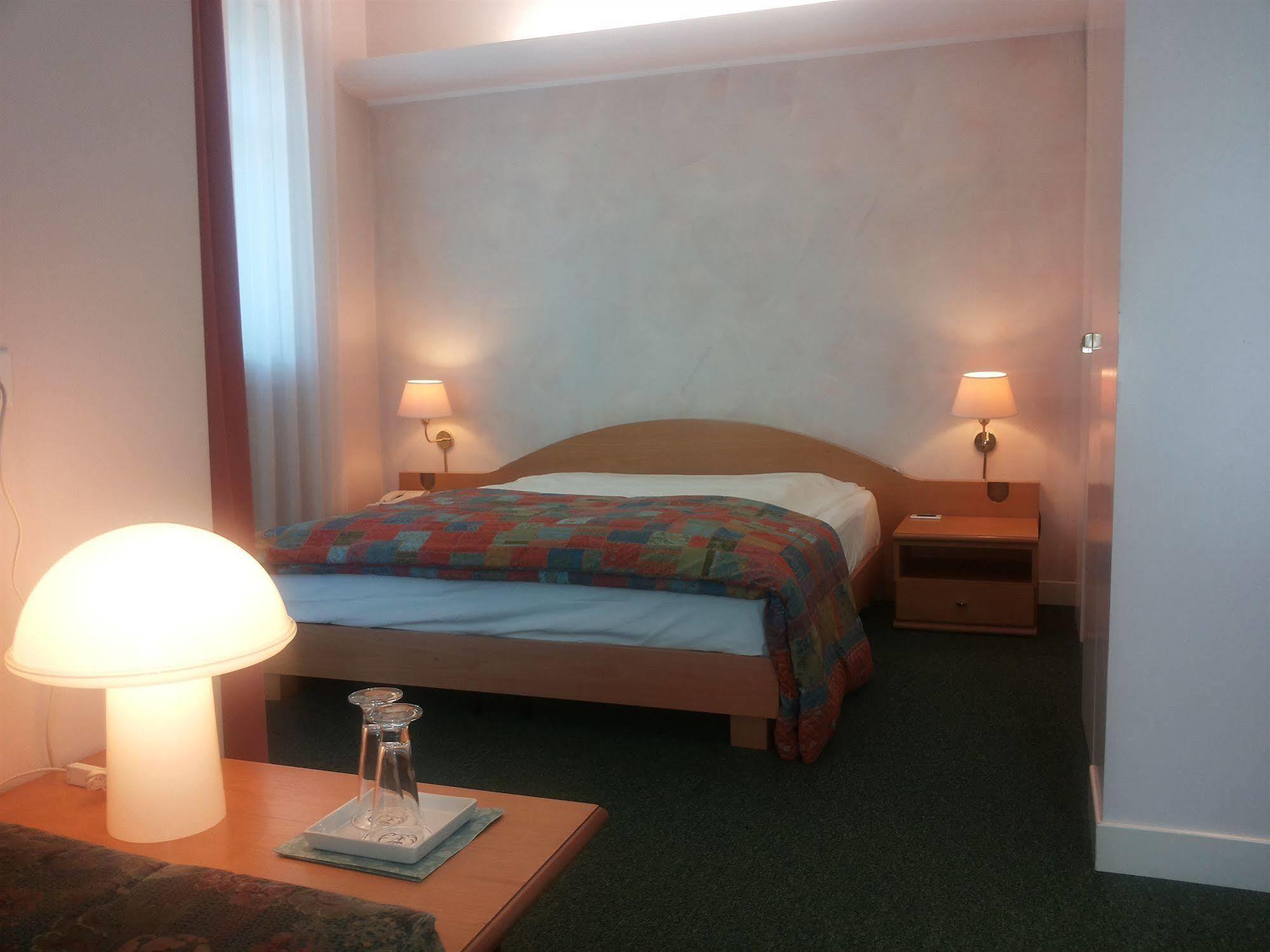 Hotel La Villa Gravedona Eksteriør bilde
